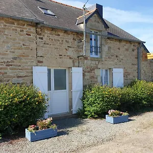 Hébergement de vacances Charming Traditional 2-bed Near, Plémet